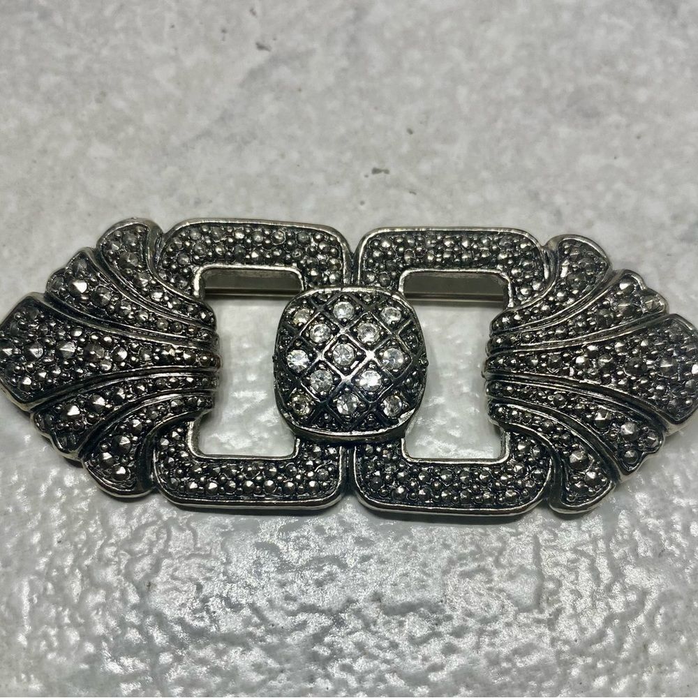 Vintage 1991 Avon Art Nouveau Brooch